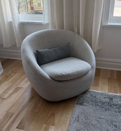 Modern Swivel Lounge Chair – Frost Gray, Comfortable and Stylish 1