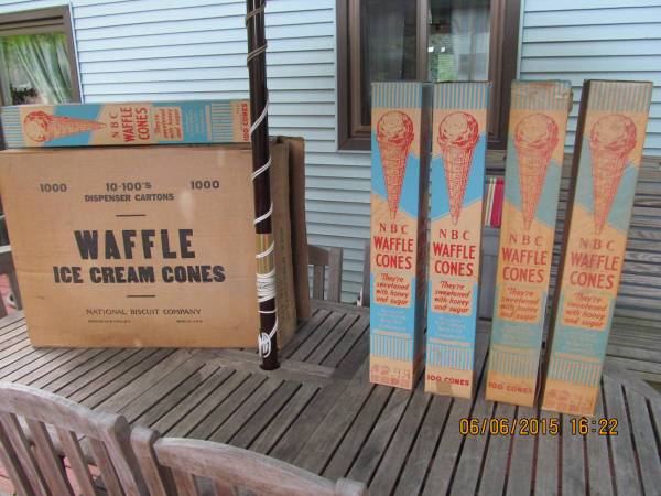1939 NATIONAL BISCUIT CO (NABISCO) ICE CREAM CONES BOX OF 100 N.O.S. 1