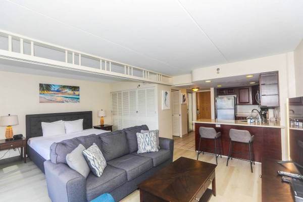 $1,050 / 500ft2 - Ilikai #705 FALL SPECIAL (Honolulu)63939659957634121