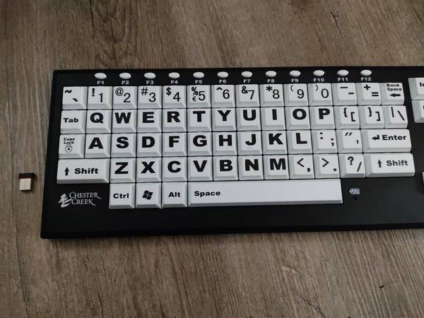 ChesterCreek Bigkeys Wireless Vision Keyboard (Model: WVBW) For Sale - $10 (Los Angeles)63471470927235121