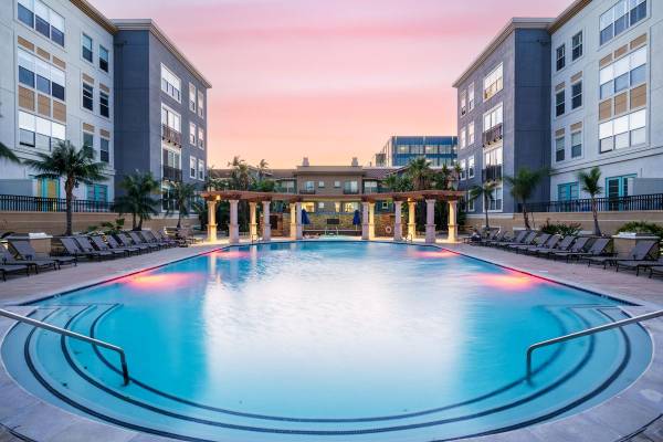 $5,410 / 2br - 1195ft2 - Must-See 2 BR Oasis-Granite Counters, Resort Pool, Gated Entry (san jose west)63785477130881122