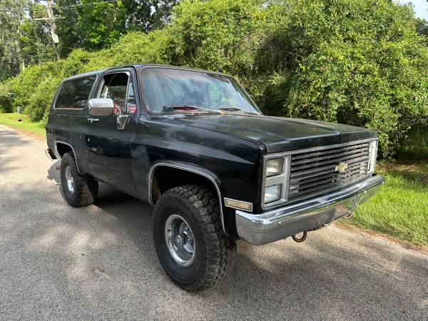 1986 K5 Blazers - $8,900 (Woodlands tx)63617061018627122