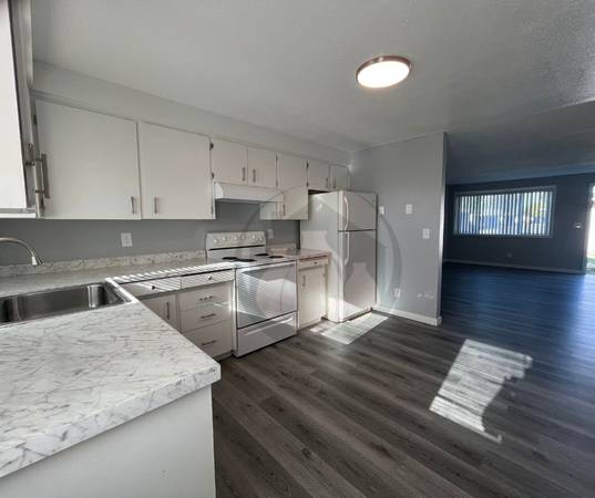 $1,550 / 2br - Single Level Apartment with Washer/Dryer Hookups (Salem)63660444567809120