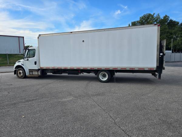 2014 Freightliner M2 106 - Photo 14