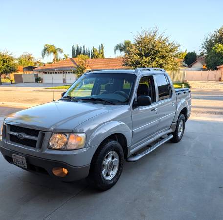 Absolutely  Beautiful/Perfect 2003 Ford Explorer Sport Trac Pickup 1
