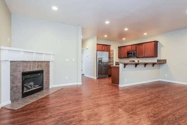 $1,950 / 4hab - 1930ft2 - Acogedora casa de 4 dormitorios y 2 baños con comodidades modernas (Everett, WA)63808035924097123