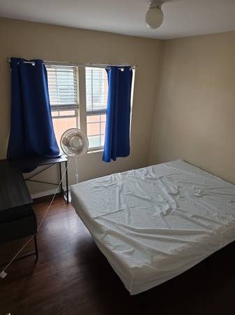 $1,400 / 2br - 900ft2 - Habitación en alquiler en Culver City (Jefferson Blvd)63840110096771120