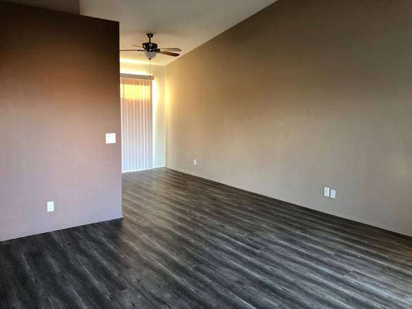 $1,895 / 2br - Vivienda remodelada de 2 habitaciones con patio y piscina en Bermuda Dunes (Bermuda Dunes, La Quinta, Palm Desert)63668353767553124
