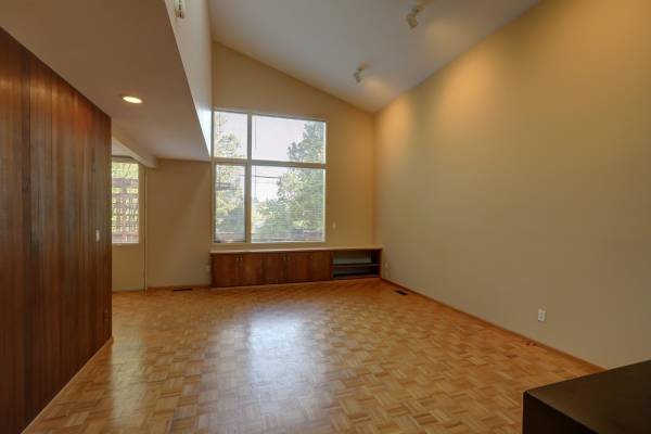 $3,795 / 3br - 1860ft2 - Bright, Spacious 3 Bedroom Home Rambler in Wedgewood! (Seattle)63852482731651124