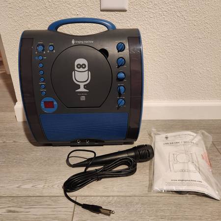 Singing Karaoke Machine 1