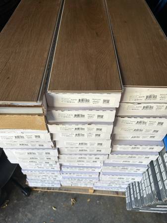 Vinyl Flooring 1225 SQ FT AVAILABLE 1