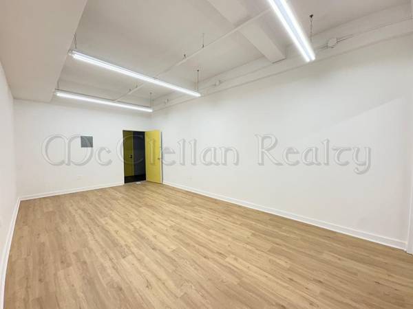$2,110 / 633ft2 - Commercial Loft by Macy's Building With Office Room in Back (Midtown West)64212277412483123