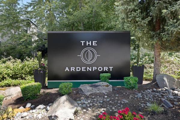 $1,749 / 1br - 722ft2 - 1 BR  In Home Washer and Dryer, Lofted Space and Spacious Patio (Fairwood)63934548632707123