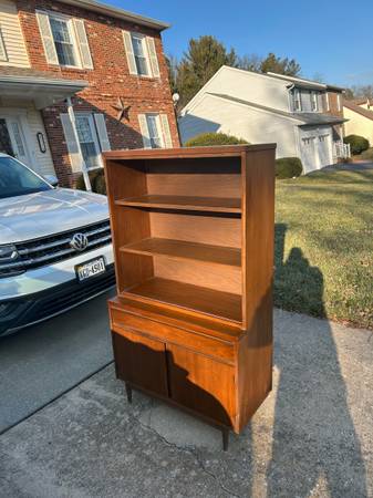 Mid-century hutch 1