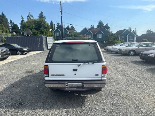 1996 Ford Explorer XL 4-Door 4WD - $3,999 (Lynnwood, WA)63441580599425123