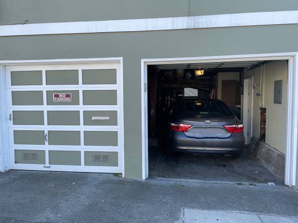 Private Garage Parking Space in Excelsior District on Russia Ave 1