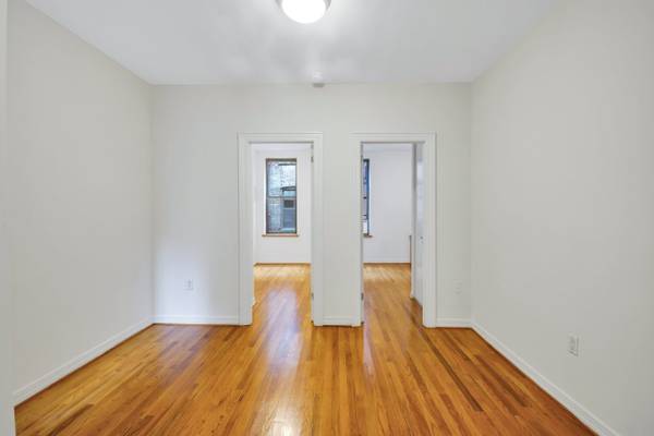 $3,995 / 2br - No Broker-Fee Apartment! (Midtown West)63689717755649123