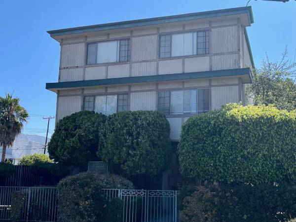 $2,595 / 2hab - 750ft2 - ¡UNIDAD DE 2HAB + 1BA EN PISO SUPERIOR! LAVANDERÍA EN LAS INSTALACIONES / PISCINA / Y ESTACIONAMIENTO (MONROVIA)63840114206465120