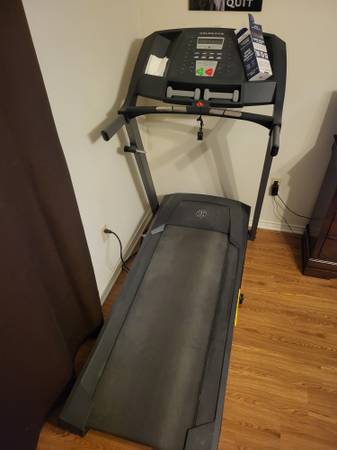 Golds gym treadmill Excellent 1