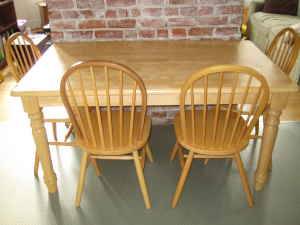 Kitchen table w/4 chairs (Oak) 1