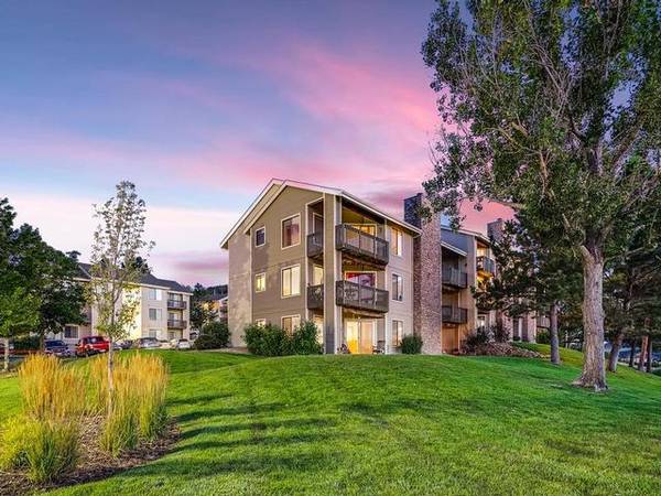 $1,425 / 1br - 650ft2 - Private Patio or Balcony, Wood Burning Fireplace (1129 S Eaton Cir, Castle Rock, CO 80104)63973501702787124
