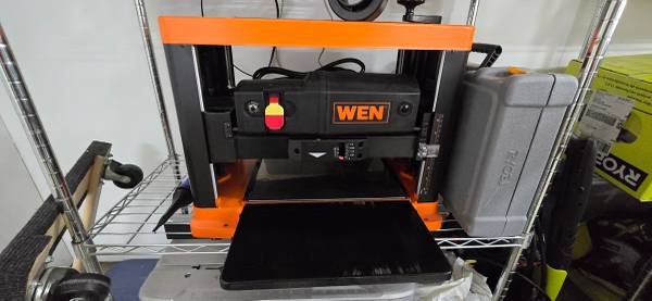 Wen 13" Thickness planer - Like New 1