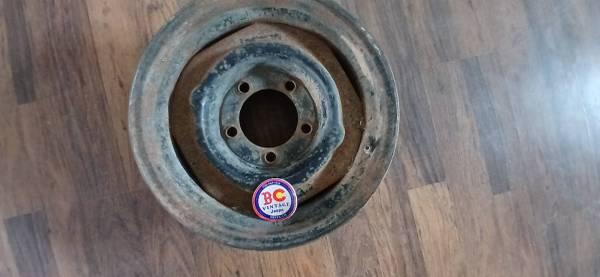 Early CJ5 Hubcap Wheel 1