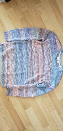 Girls GAP sweater 1