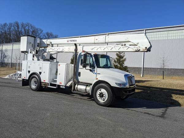 2009 INTERNATIONAL 4300 SBA Bucket Truck 1