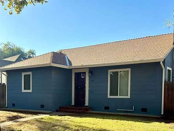 $820 / 2br - 1140ft2 - Update 2 bed 1 bath home ! (Sacramento, CA)64043494281217120