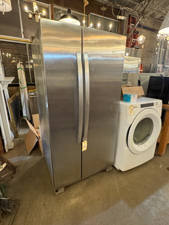 33" Whirlpool Side-By-Side Refrigerator Fridge 1