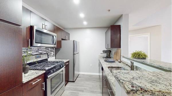 $3,211 / 2br - 1317ft2 - Upgraded kitchens available, Washer and dryer, Loft, Large closets (Peabody, MA)63690755562499123