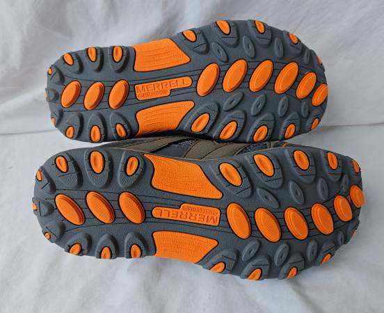 Merrell Big Kid's 5.5 Medium Trail Chaser Zapatos Botas - $35 (Tacoma)63436076041217124
