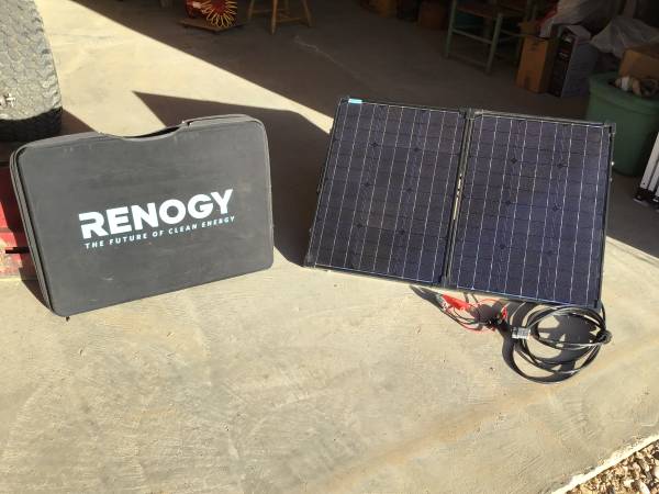 Renogy 100 watt Solar Suitcase 1
