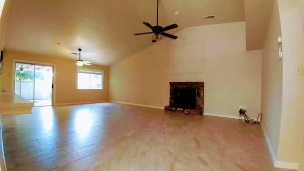 $299,900 / 3br - 1298ft2 - $299,900 516 N Velie Drive, Visalia, CA 93292 (Visalia)63809664352769120