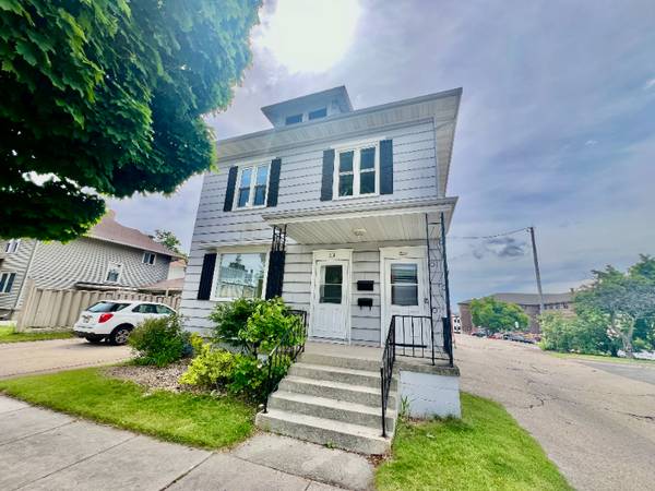 $1200.00 / 3br - Upper - 3 bedroom, 1 bath for rent63813311853827120