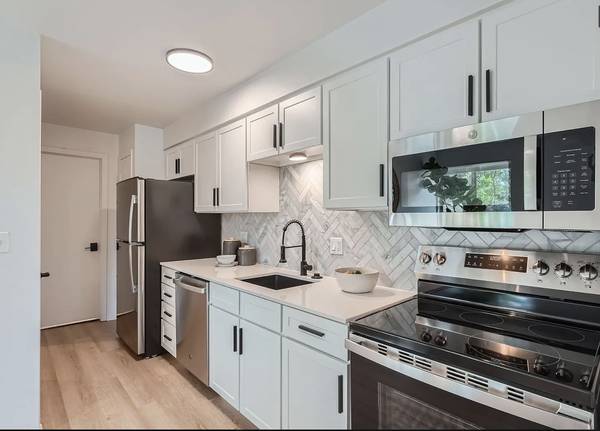 $1,384 / 1br - 525ft2 - >> 1 MONTH FREE << Downtown Louisville Broomfield 10 min to Boulder (** Downtown Louisville Broomfield **)63920601291522121