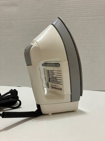 Sunbeam High Efficiency Steam/Dry Iron 1