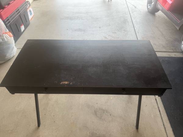 Free Desk 1
