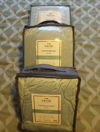 Queen Size Bedding Set (new) 1