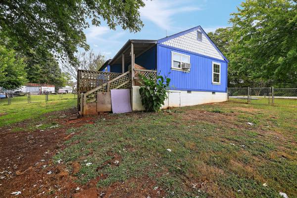 $1,275 / 3br - 3 BR in Quiet Area w/ Fenced Yard *AVAIL IMMEDIATELY* Pets OK (Trinity)64027440037505122