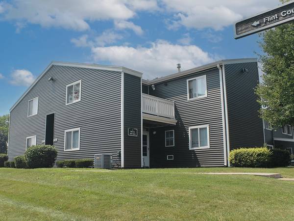 $1,184 / 3br - 1040ft2 - 📅 Fall Move-In? Secure It Now! (2609 Bow Court, South Bend, IN)63935707475587123