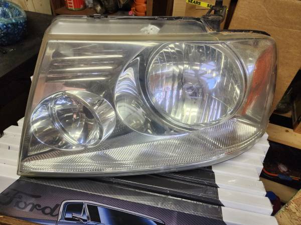 2004-2008 F150 Drivers Side Headlight 1