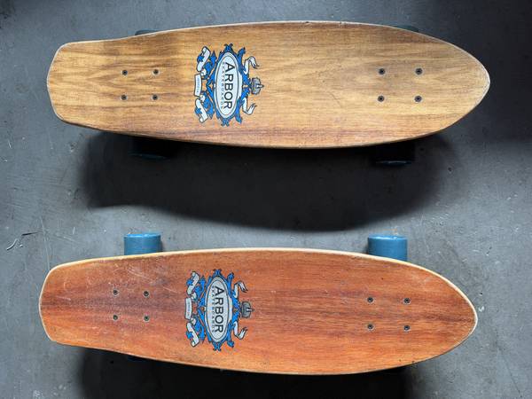 4 stakeboard (2 pocket rocket, 2 kick deck) + 2 rip stix 1