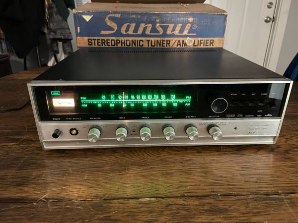Like new Sansui solid state 800 Like new Sansui solid state 800
