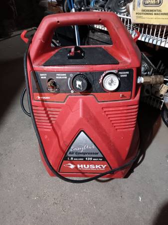 1.5  gallon husky air compressor 1