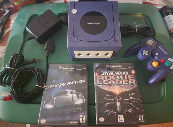 Nintendo Gamecube Video Game Console with Games - $80 (South Sacramento)63470825729539120
