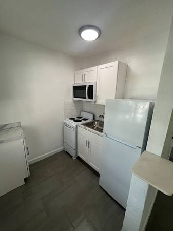 Estudio junto a la playa por $1,500 en A1A con electricidad incluida (Deerfield Beach)63825138086275120