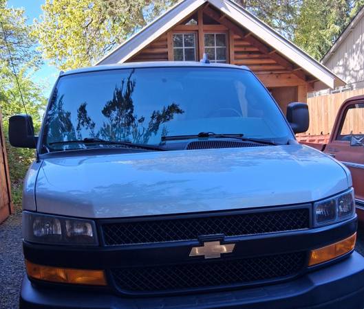 2018 chevy express van 2500 1