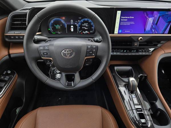 2026 Toyota Crown Signia XLE - Photo 12